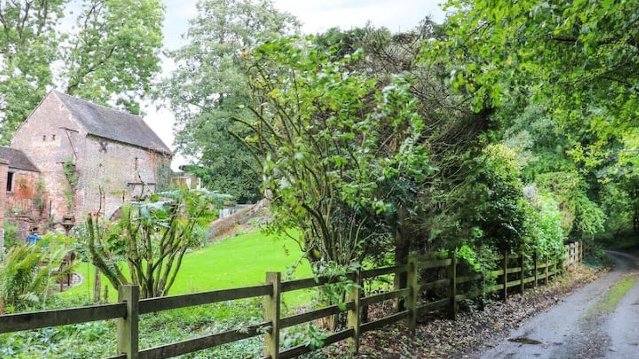 Photo of Outdoor in Moddershall