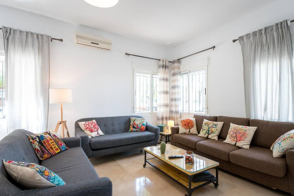 Photo of Livingroom in San Bernardo