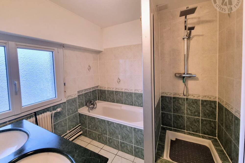 Photo of Bathroom in Coudekerque-Branche