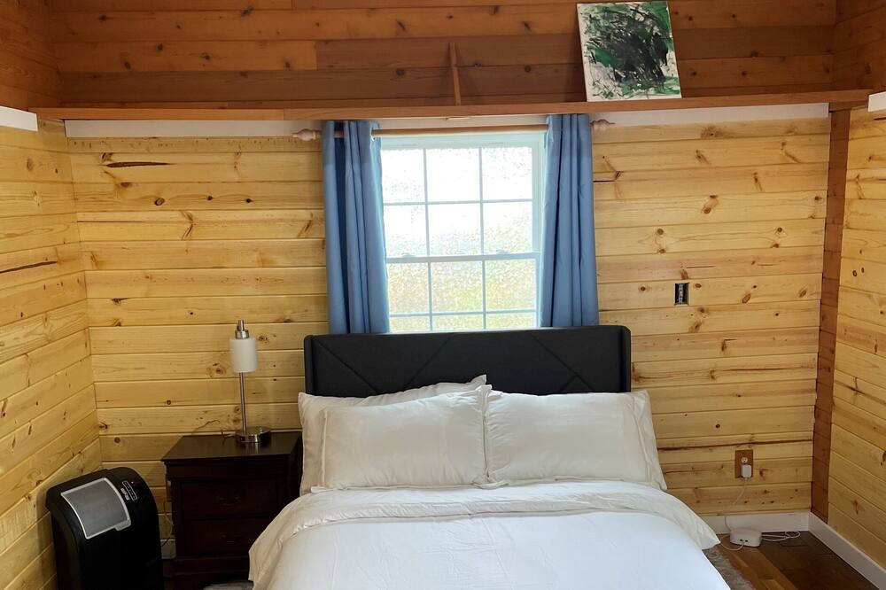 Photo of Bedroom in Roanoke