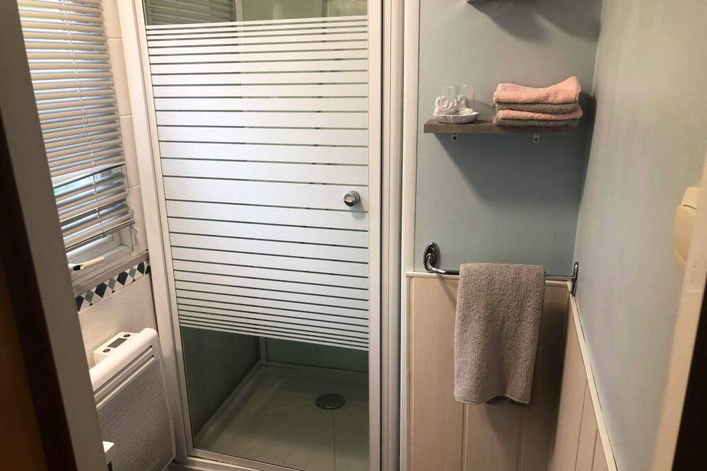 Photo of Bathroom in Saint-Jean-de-Valeriscle