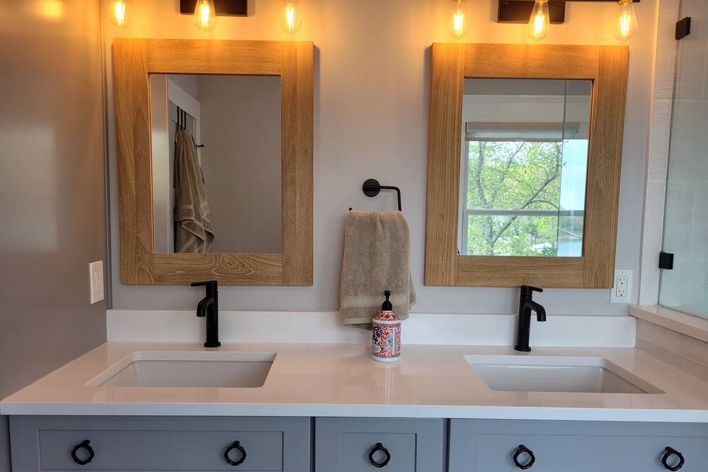 Photo of Bathroom in Brick
