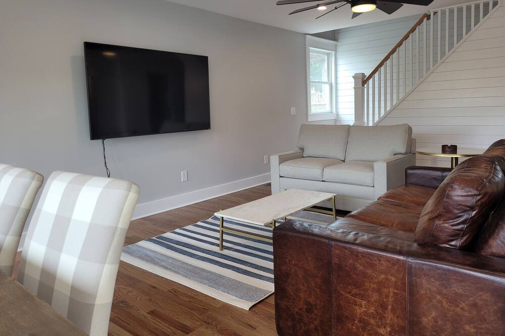 Photo of Livingroom in Brick