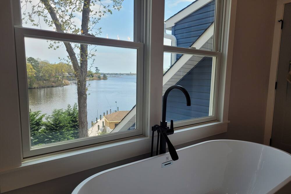Photo of Bathroom in Brick