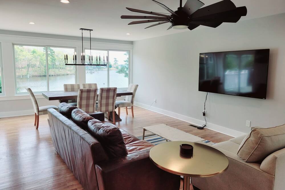 Photo of Livingroom in Brick