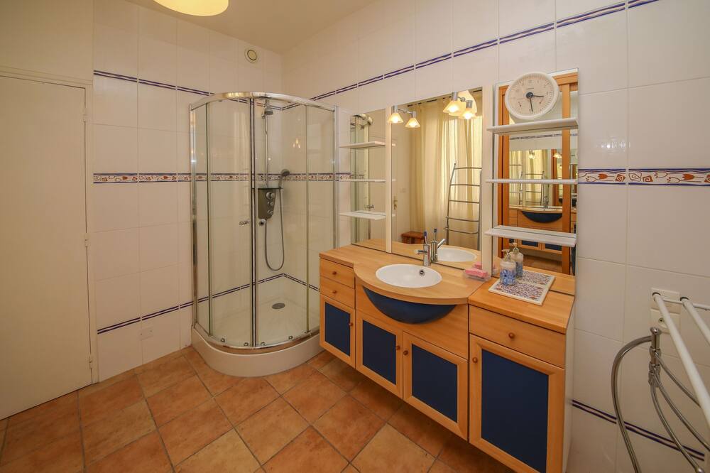 Photo of Bathroom in Montans