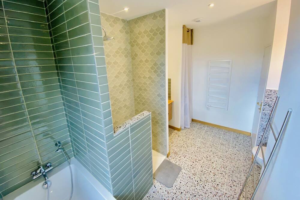 Photo of Bathroom in Roussas
