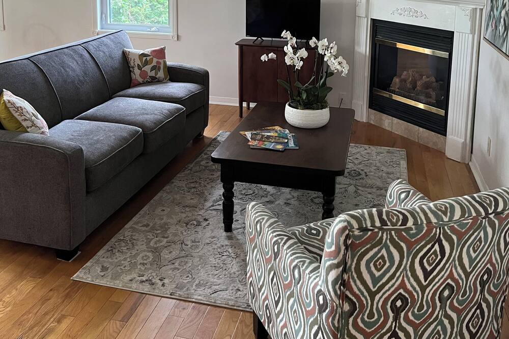 Photo of Livingroom in Clearview