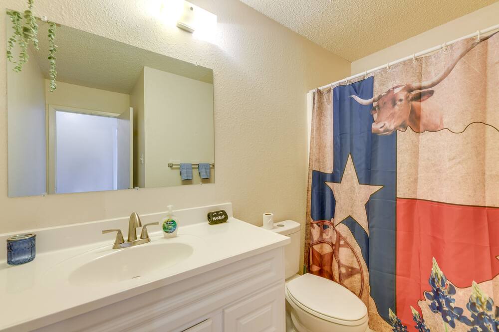 Photo of Bathroom in Flour Bluff