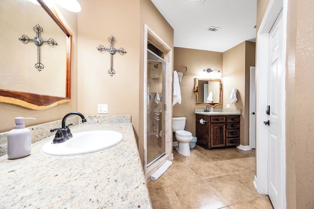 Photo of Bathroom in Brookshire