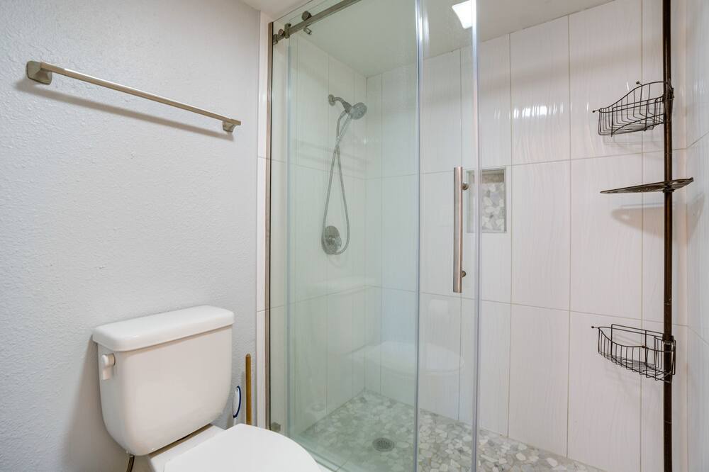 Photo of Bathroom in Lakeway