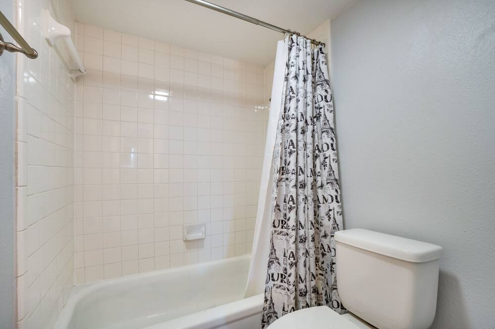 Photo of Bathroom in Lakeway