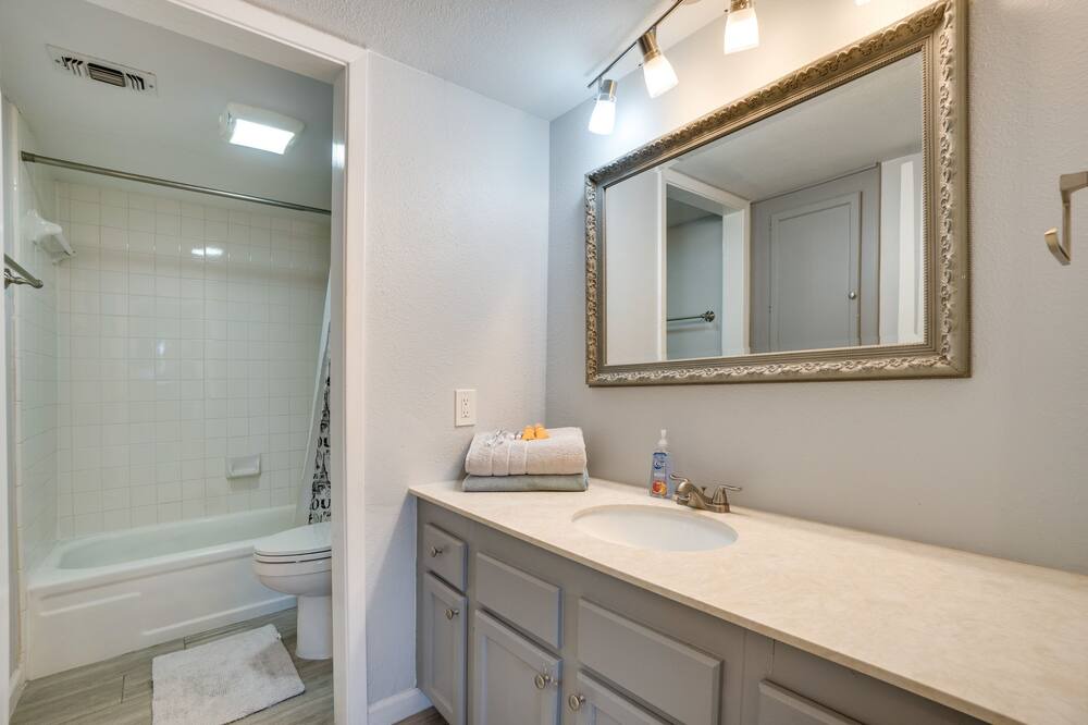 Photo of Bathroom in Lakeway