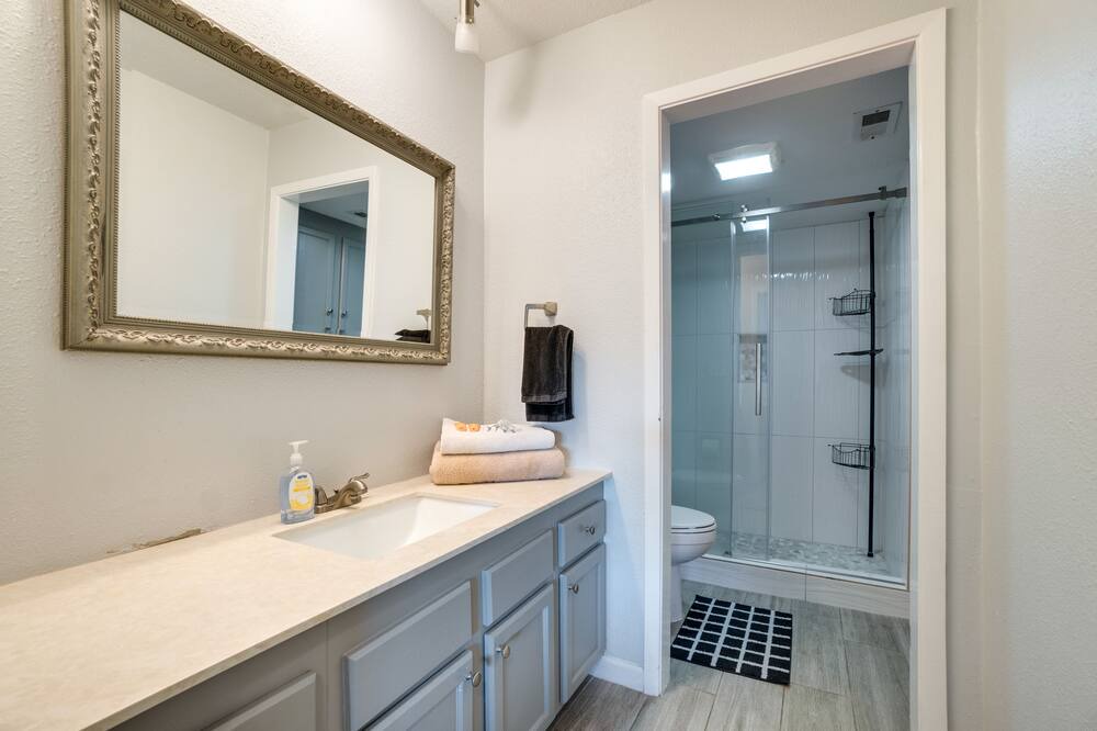 Photo of Bathroom in Lakeway