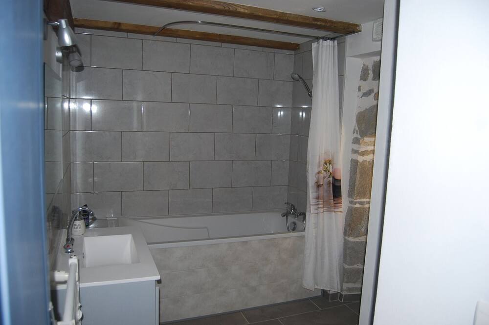 Photo of Bathroom in Peyriac-Minervois