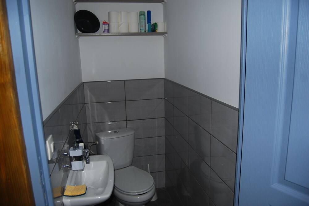 Photo of Bathroom in Peyriac-Minervois