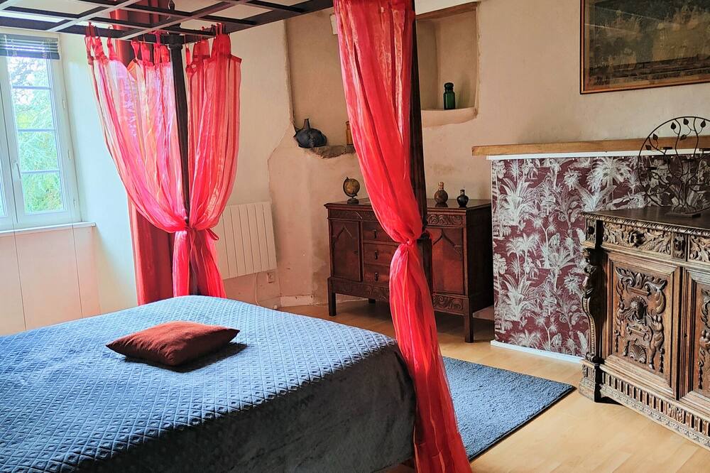 Photo of Bedroom in Le Lorey