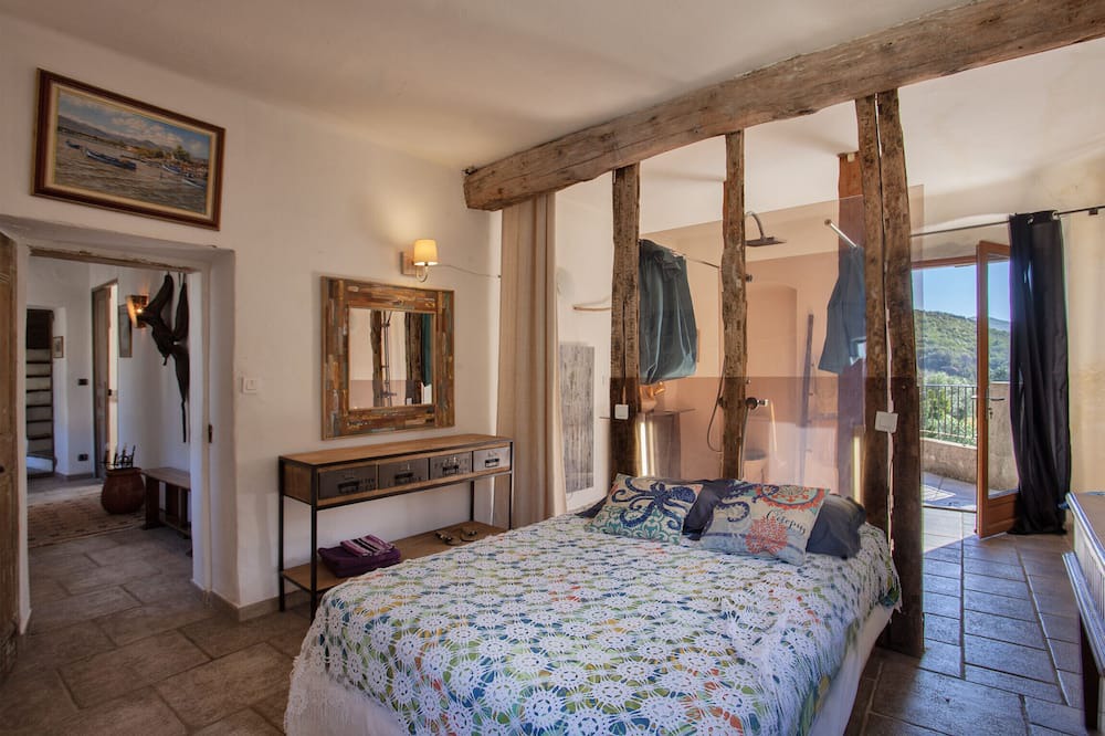 Photo of Others in Sisco