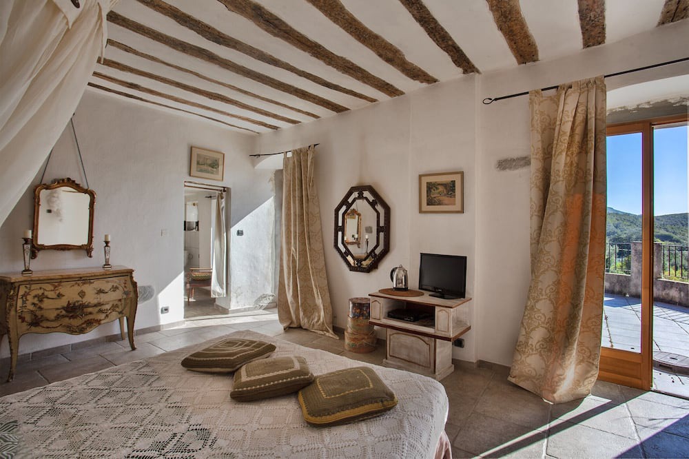 Photo of Others in Sisco