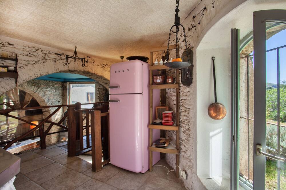 Photo of Others in Sisco