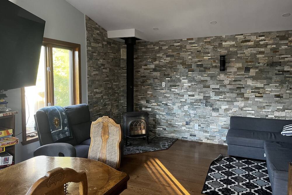 Photo of Livingroom in Amherst