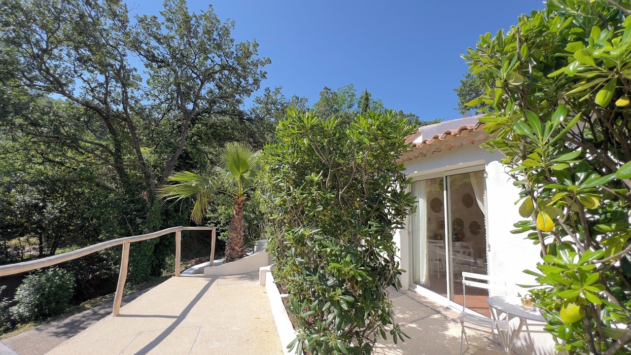 Photo of Bedroom in La Garde-Freinet