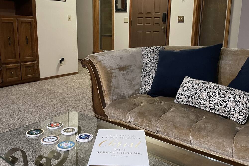 Photo of Livingroom in Enid