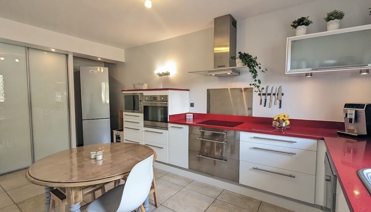 Photo of Kitchen in Ensues-la-Redonne