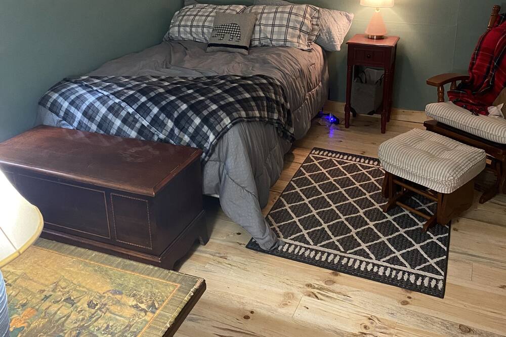 Photo of Bedroom in Loon Lake