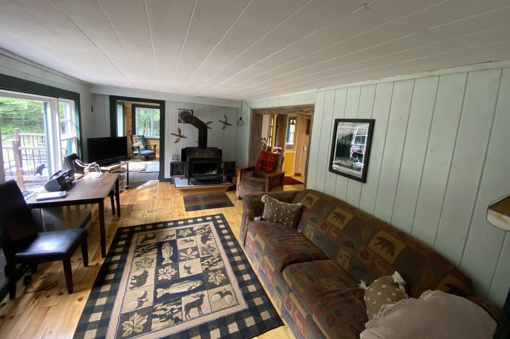 Photo of Livingroom in Loon Lake