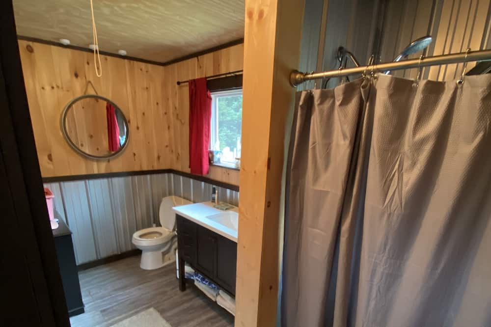 Photo of Bathroom in Loon Lake