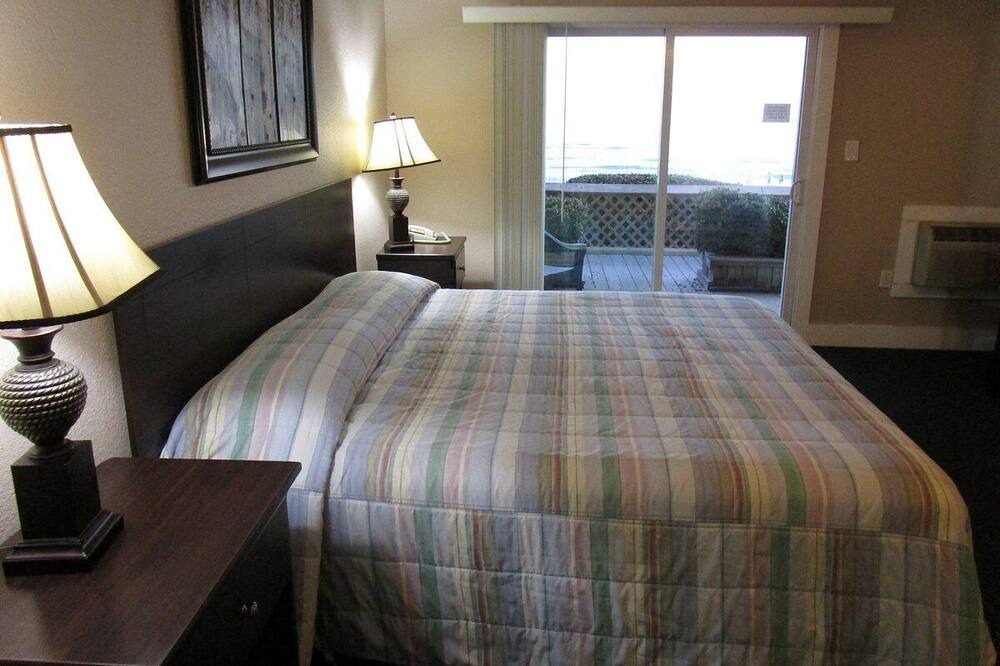 Photo of Bedroom in Crystal Beach