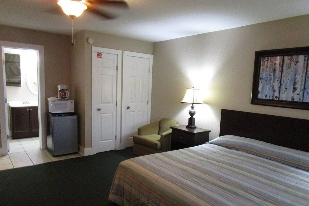 Photo of Bedroom in Crystal Beach