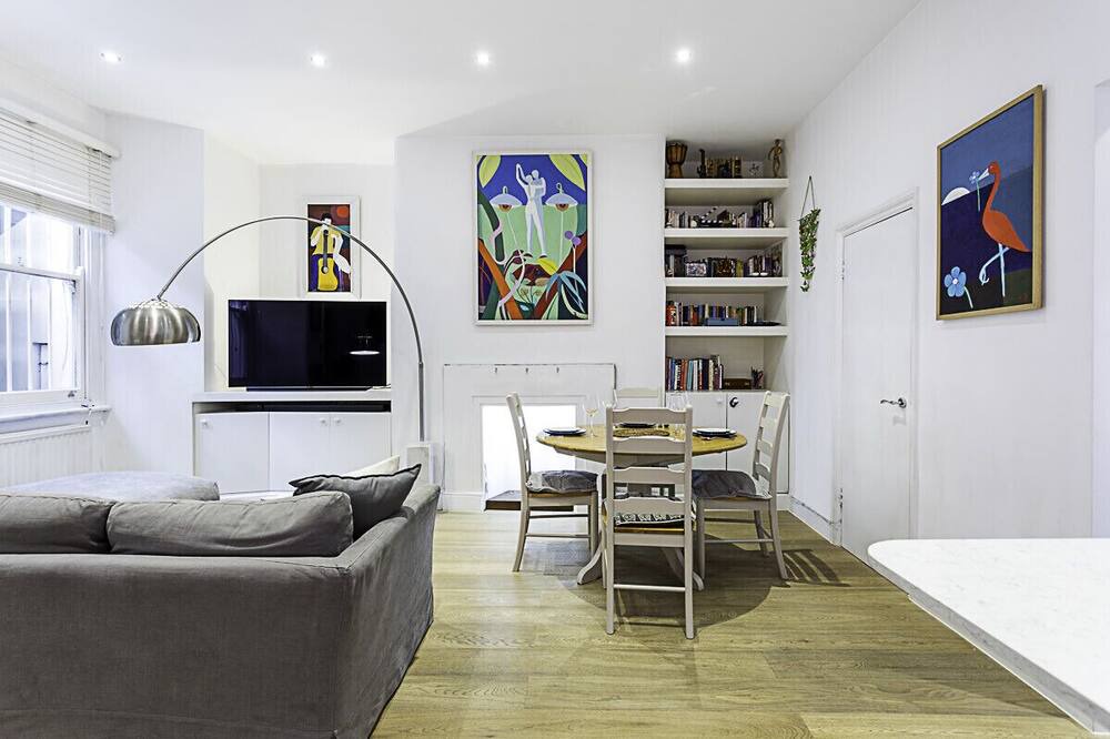 Photo of Livingroom in West Kensington