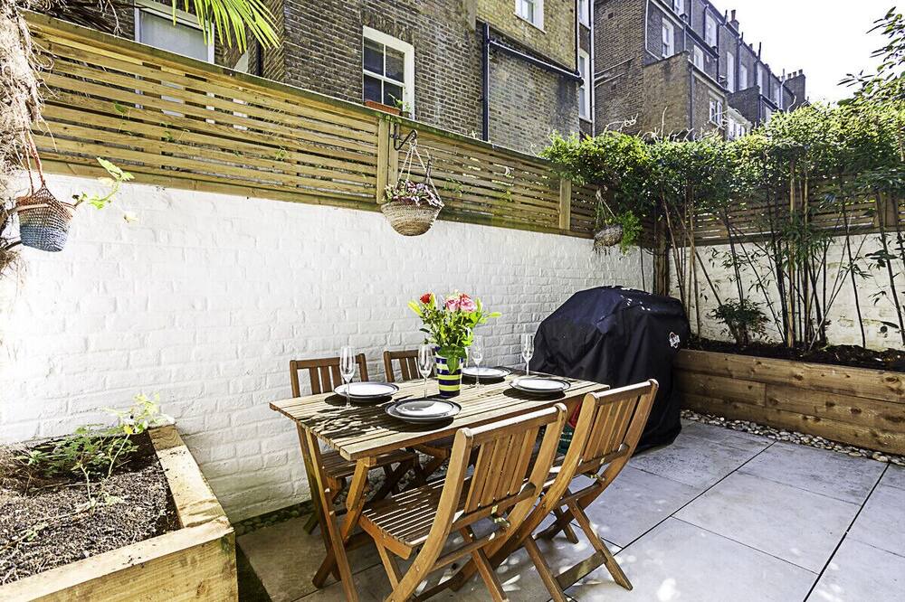 Photo of Outdoor in West Kensington