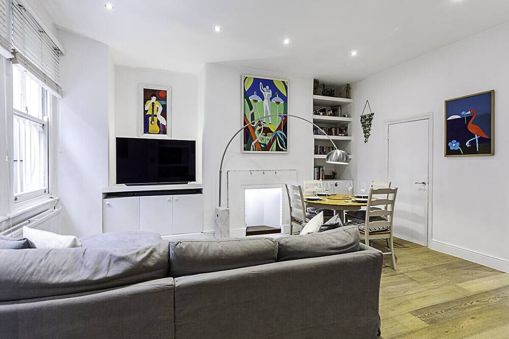 Photo of Livingroom in West Kensington