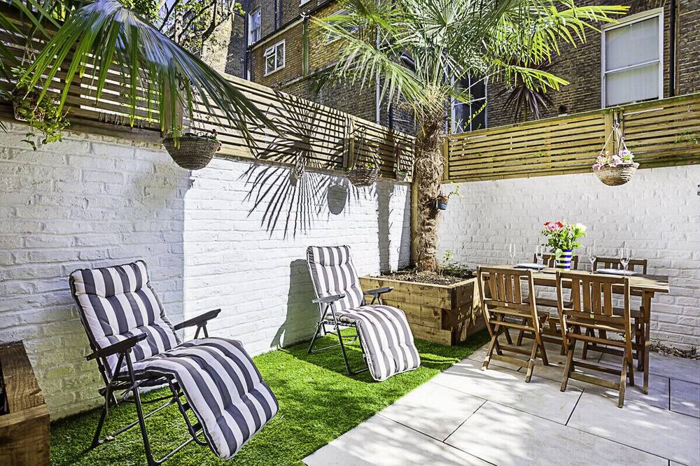 Photo of Outdoor in West Kensington