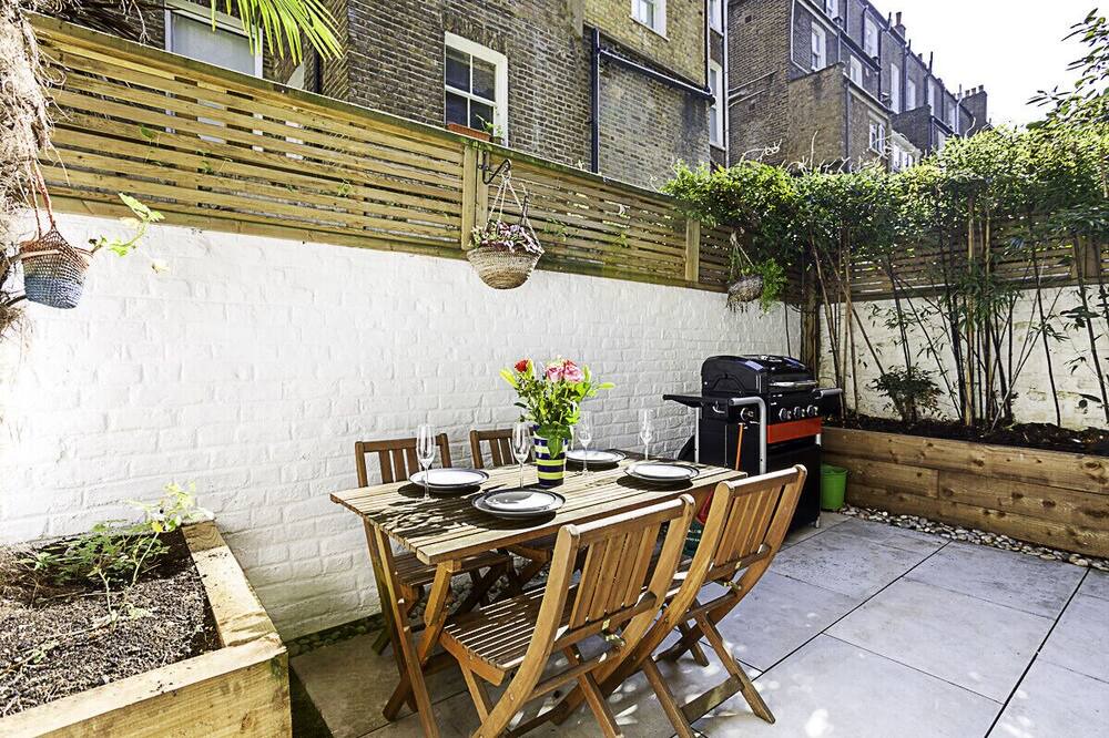 Photo of Outdoor in West Kensington