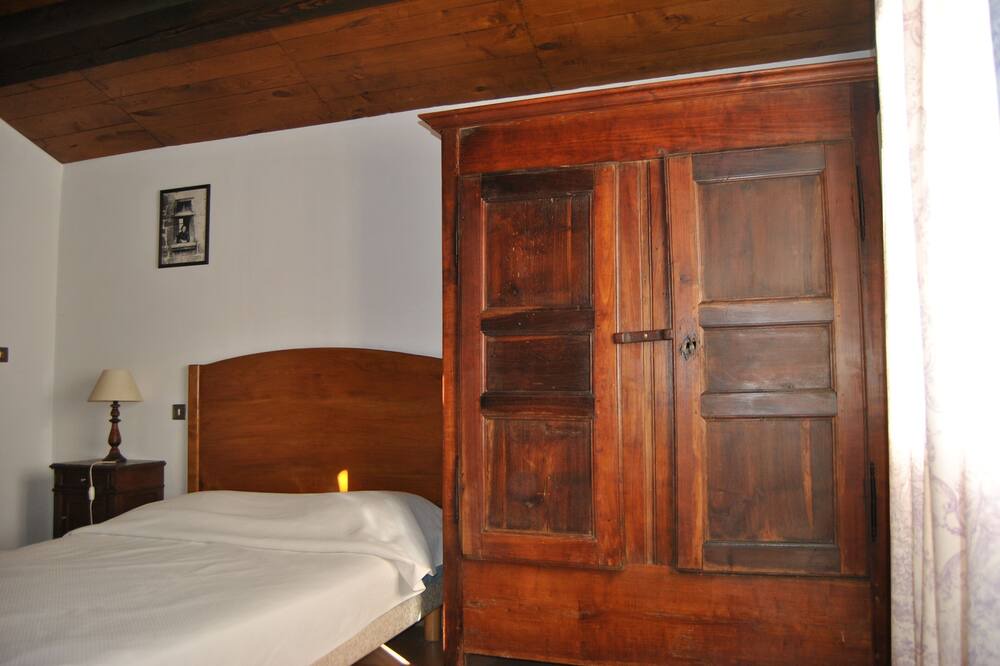 Photo of Bedroom in Ponteils-et-Bresis