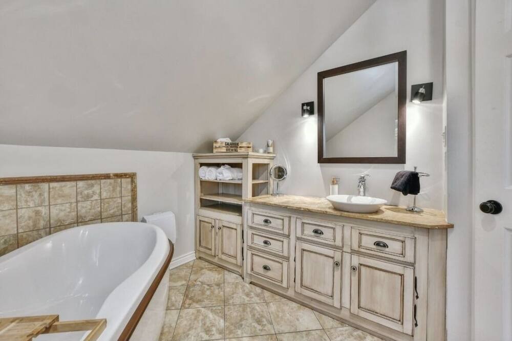 Photo of Bathroom in Piedmont