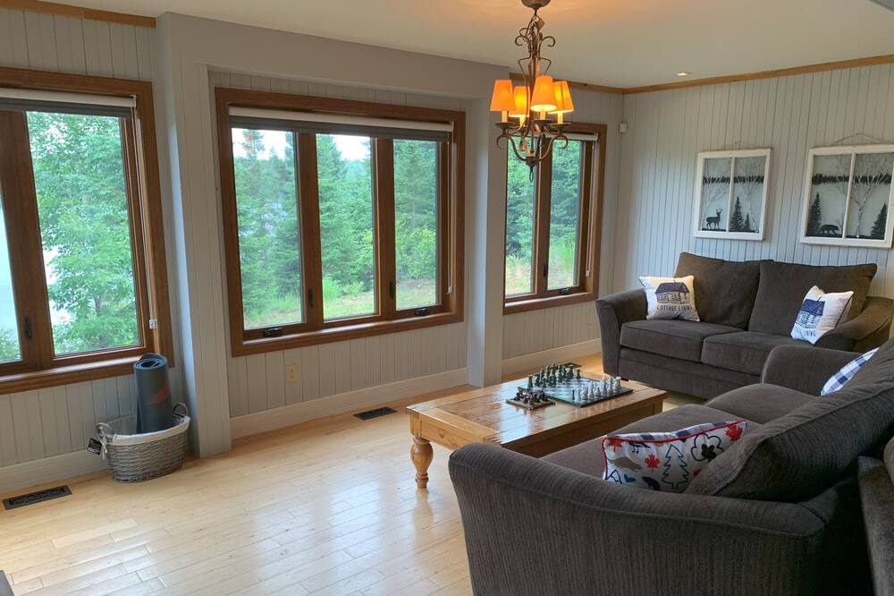 Photo of Livingroom in Novar