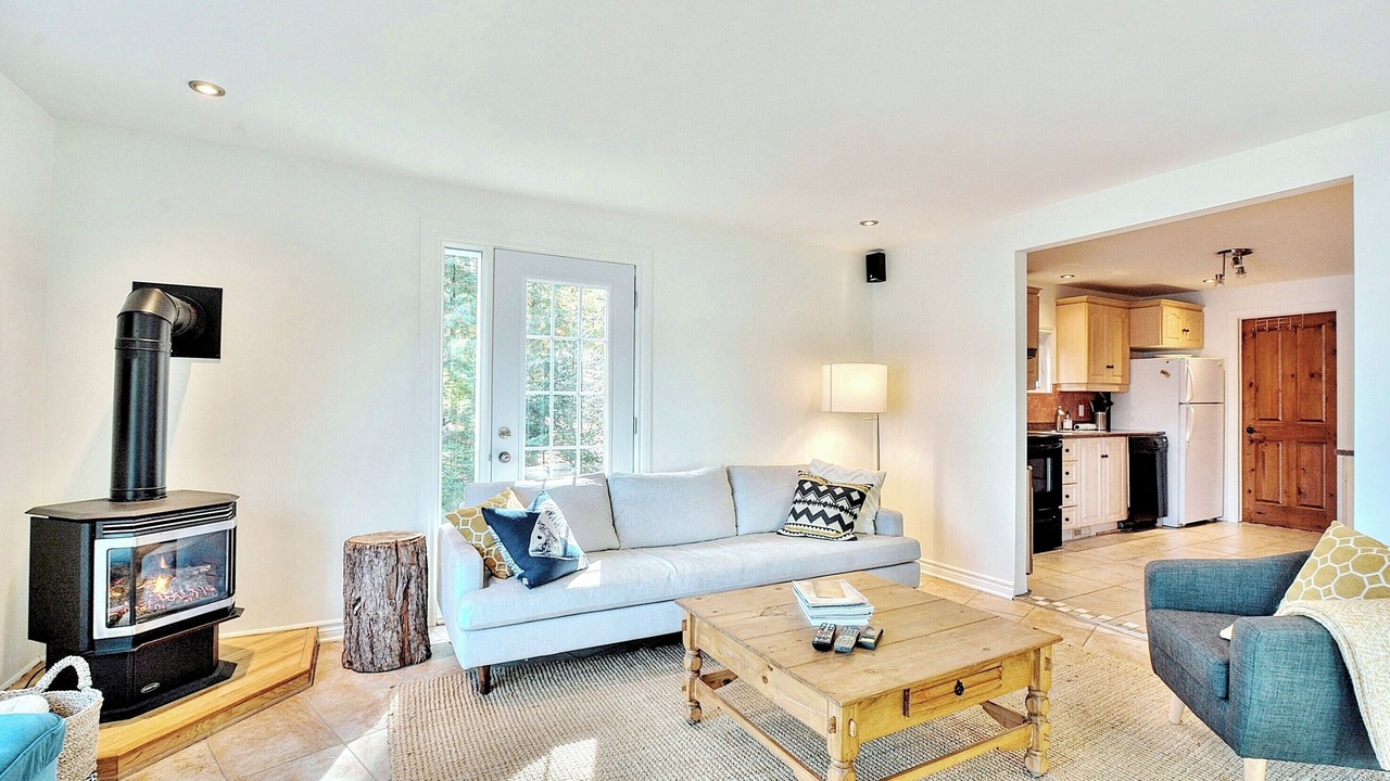 Photo of Livingroom in Amherst