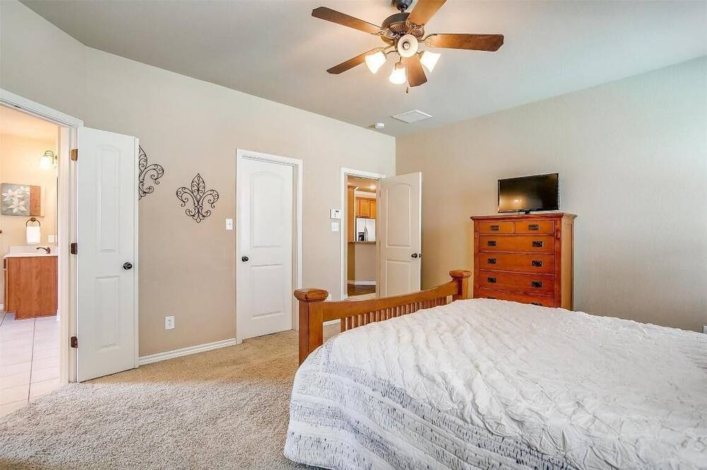 Photo of Bedroom in Burleson