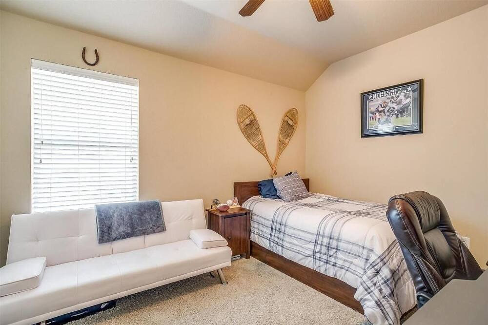 Photo of Bedroom in Burleson