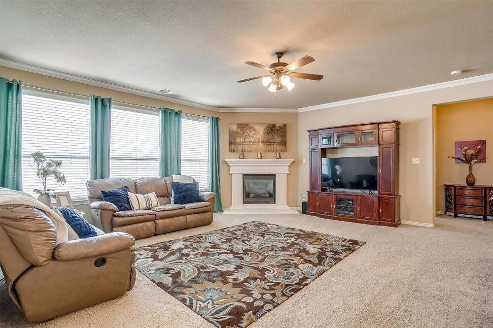 Photo of Livingroom in Burleson