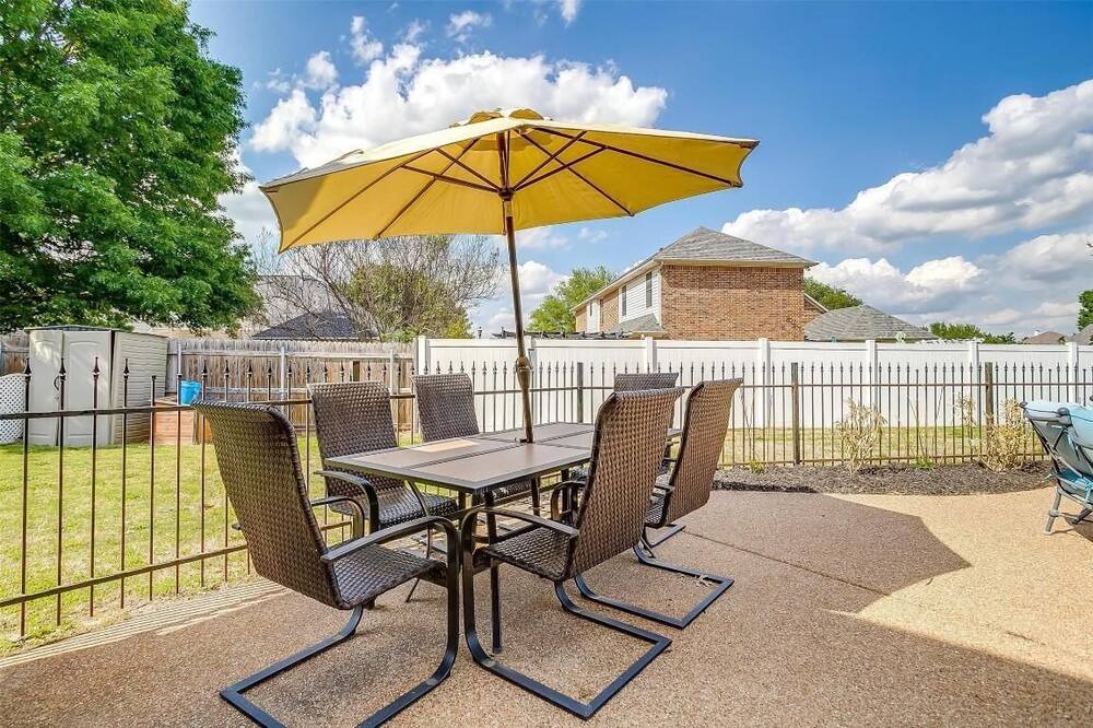 Photo of Outdoor in Burleson