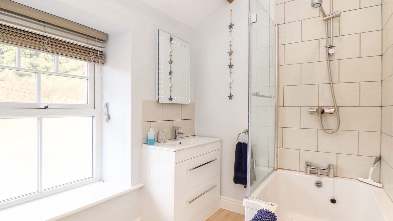 Photo of Others in Trebarwith Strand