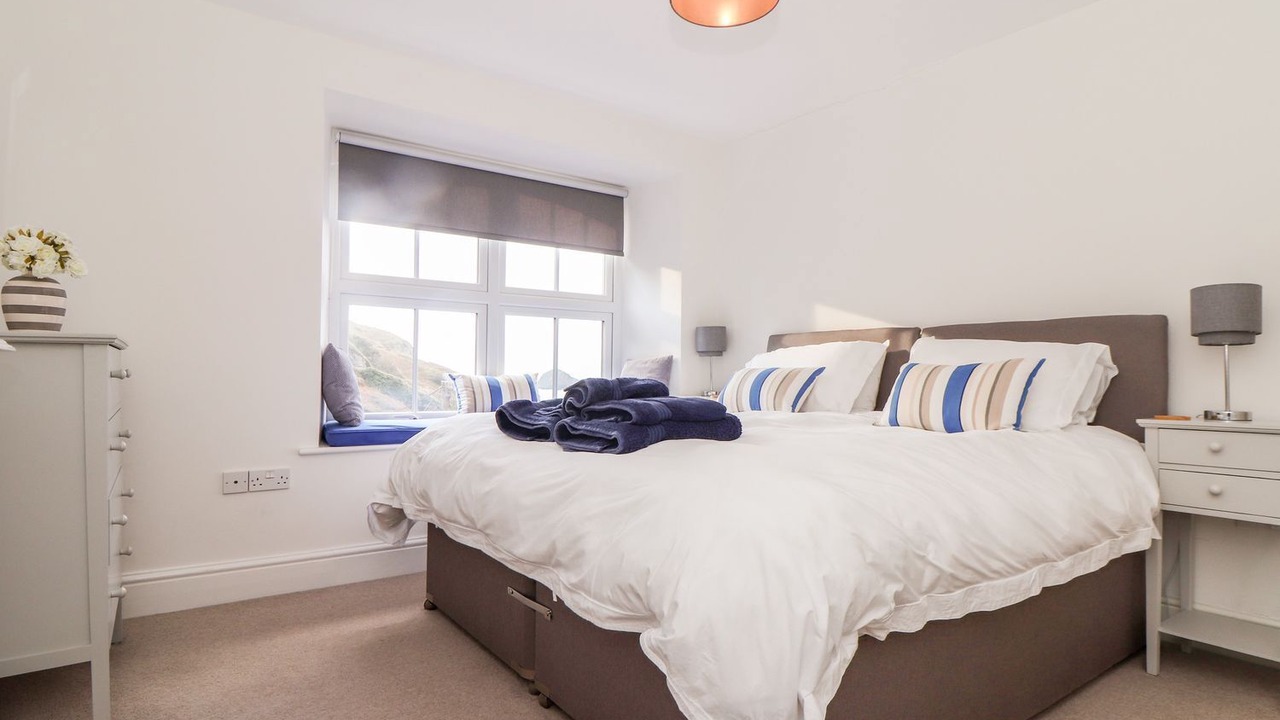 Photo of Others in Trebarwith Strand