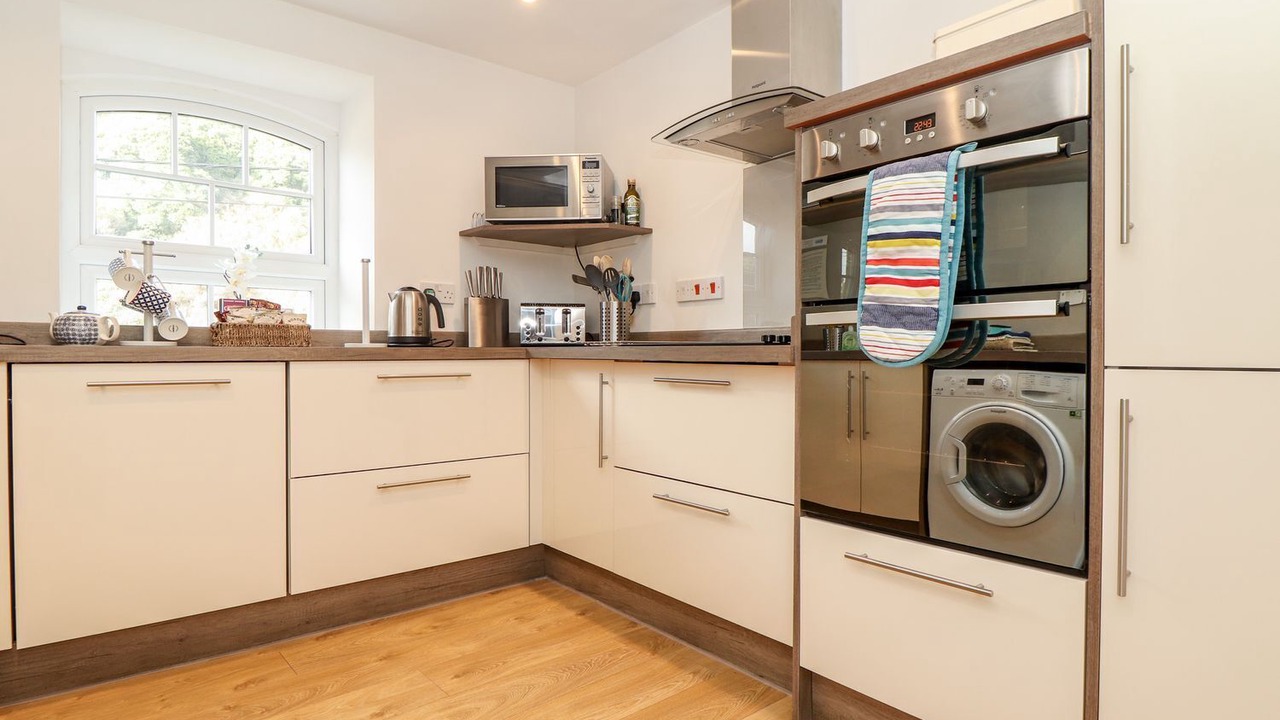 Photo of Others in Trebarwith Strand