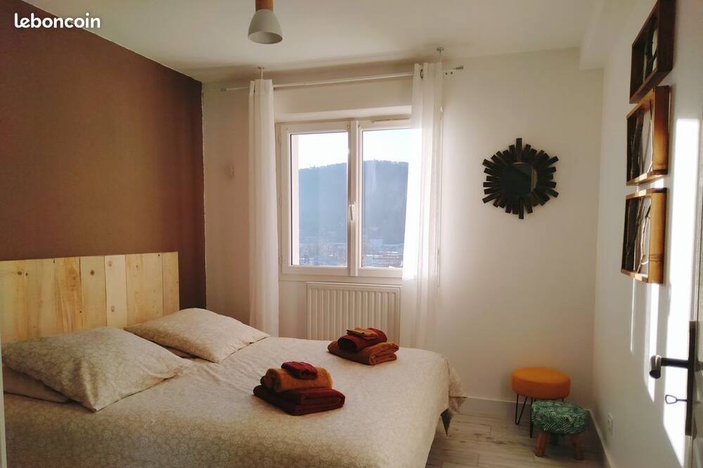 Photo of Bedroom in Gap